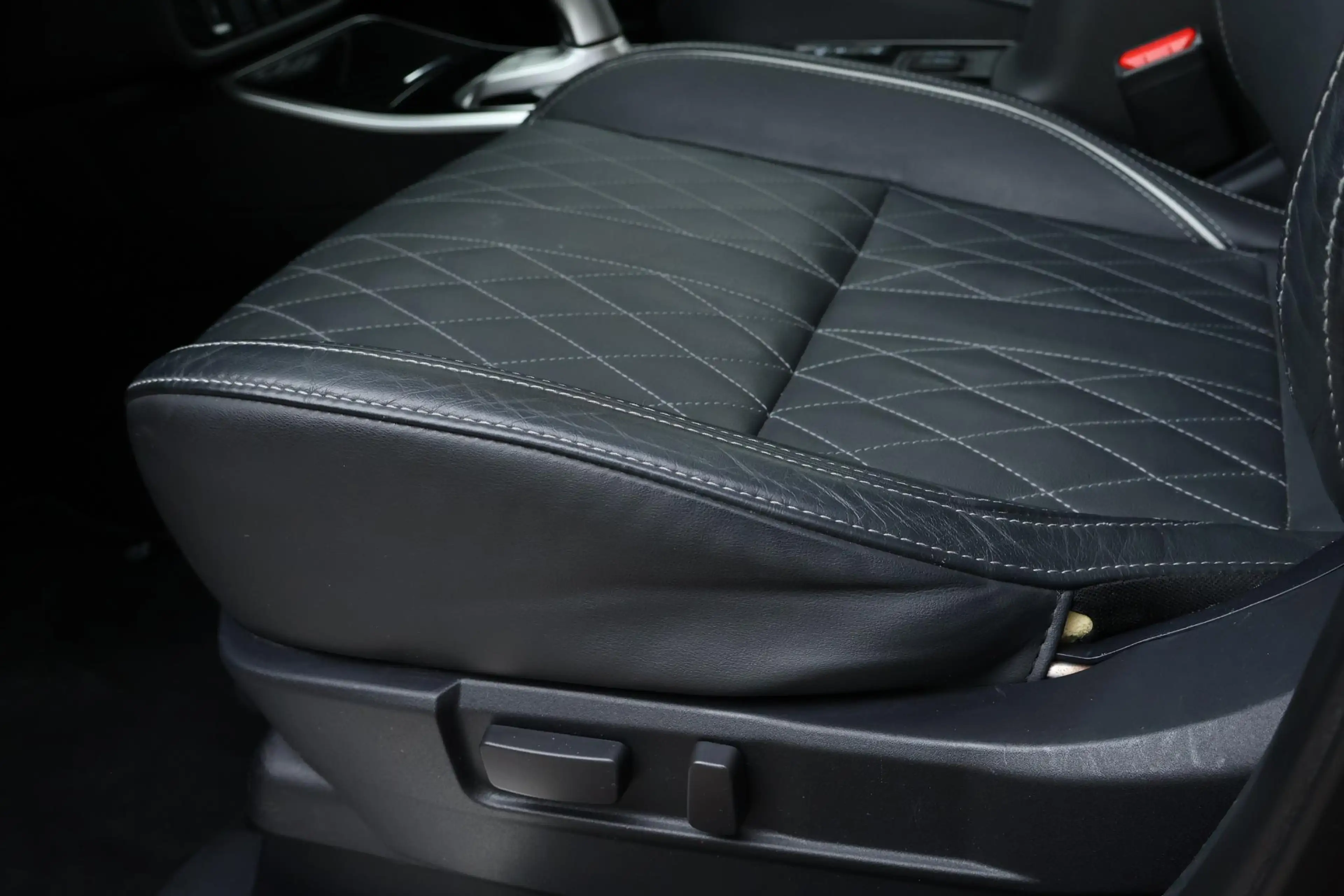 Mitsubishi Outlander 2.4 PHEV S-Edition / Pano / Stuur en stoelverwarmi — photo 11