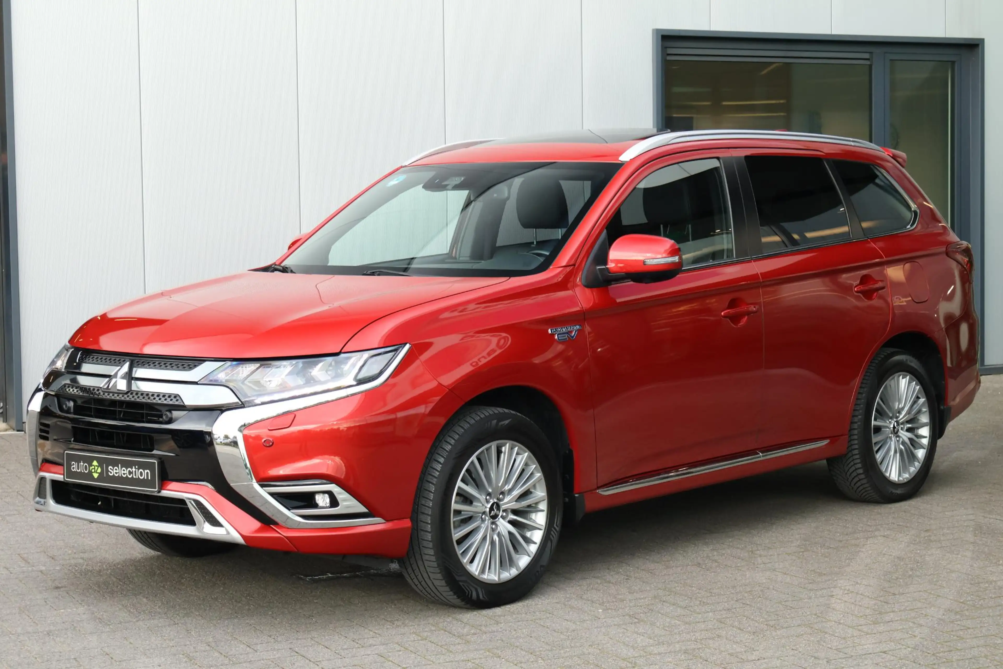 Mitsubishi Outlander 2.4 PHEV S-Edition / Pano / Stuur en stoelverwarmi — photo 8
