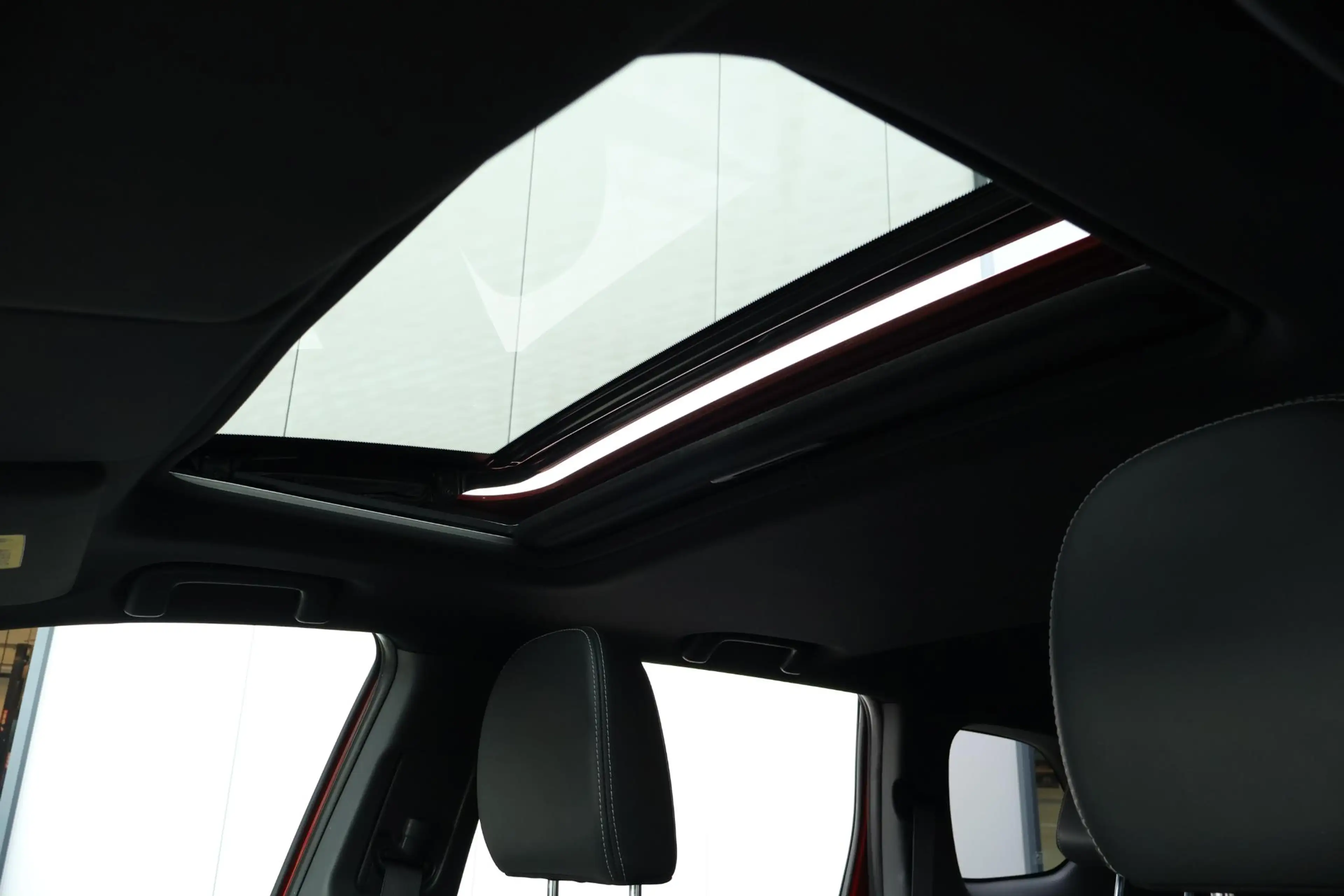 Mitsubishi Outlander 2.4 PHEV S-Edition / Pano / Stuur en stoelverwarmi — photo 13
