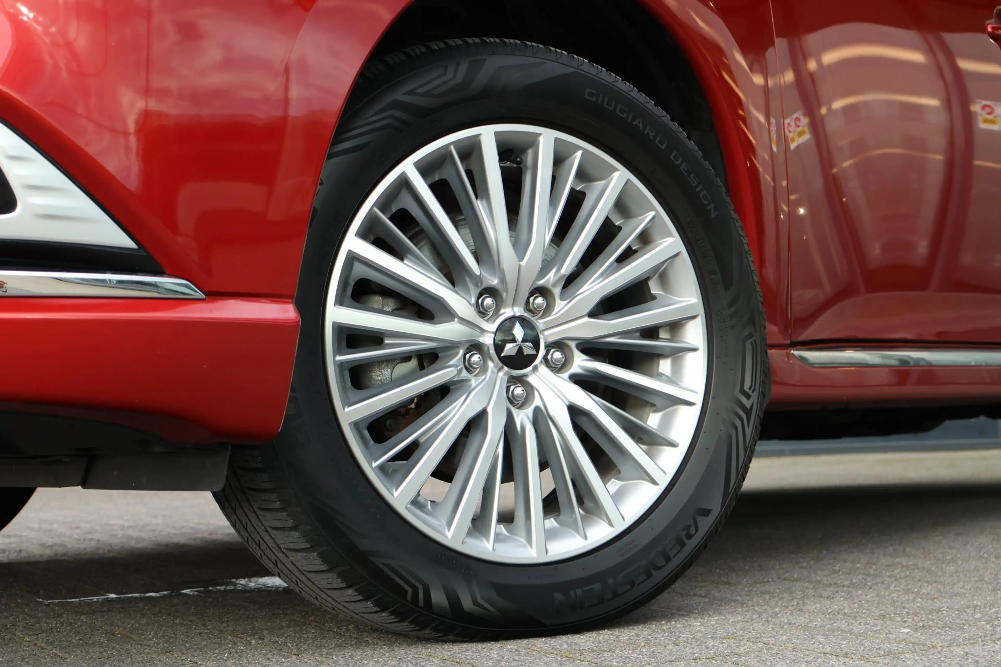 Mitsubishi Outlander 2.4 PHEV S-Edition / Pano / Stuur en stoelverwarmi — photo 4