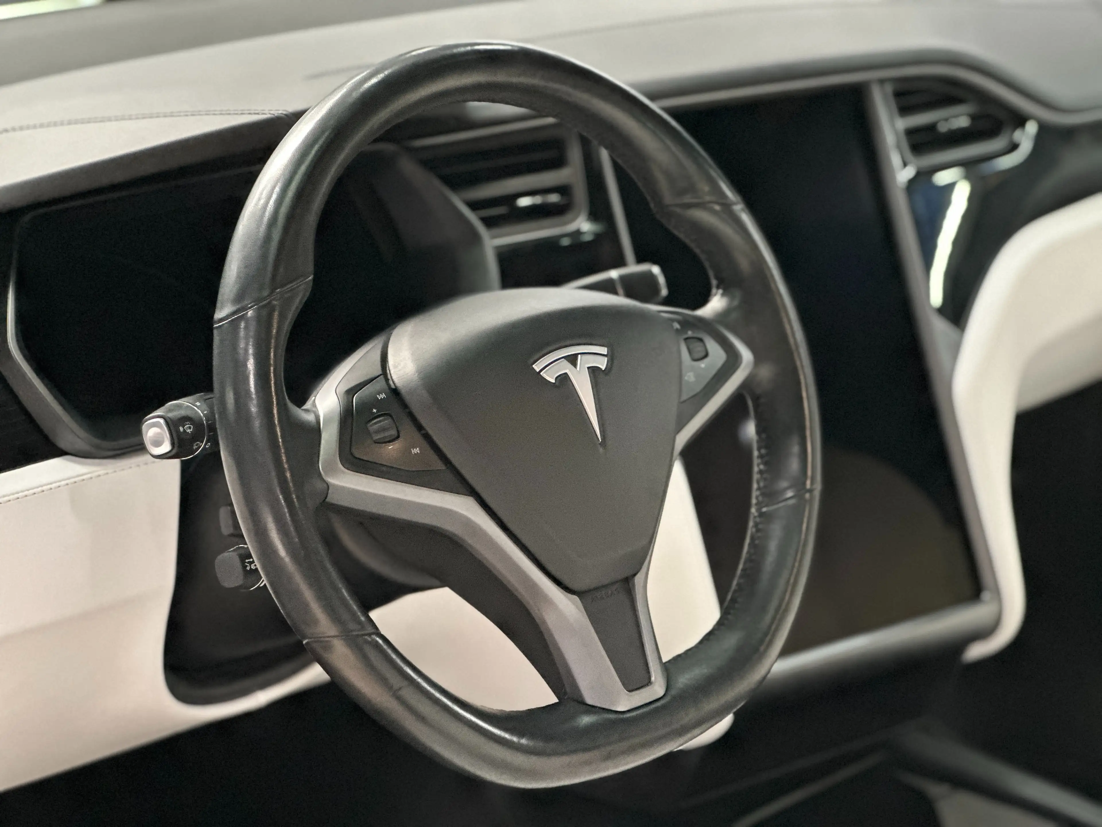 Tesla Model X LONG RANGE - AUTOPILOT - 5 SEATS - WINTER PACK — photo 12