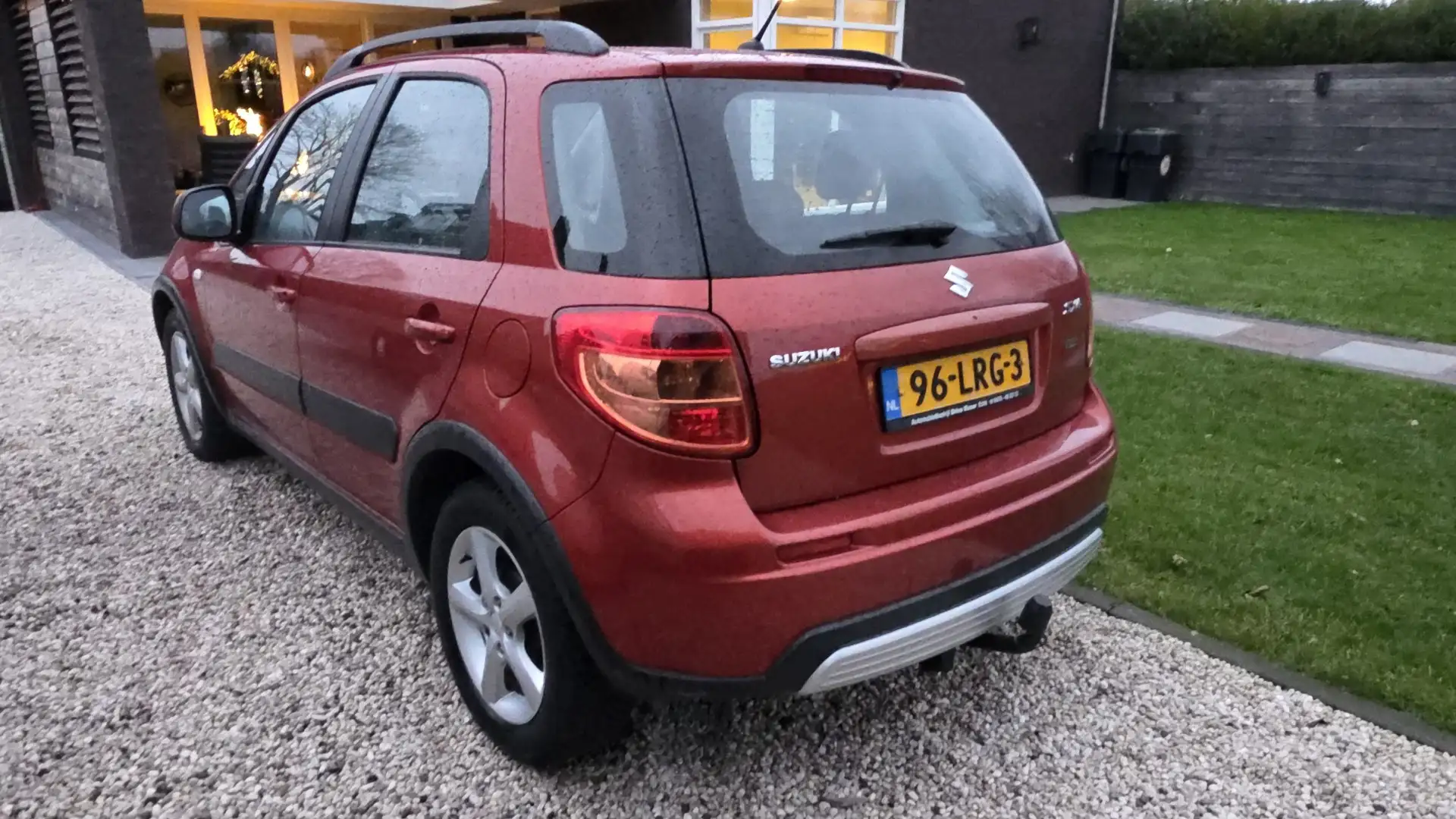 Suzuki SX4 1.6 Shogun Airco, Trekhaak, All Weather Top! Rood - 2