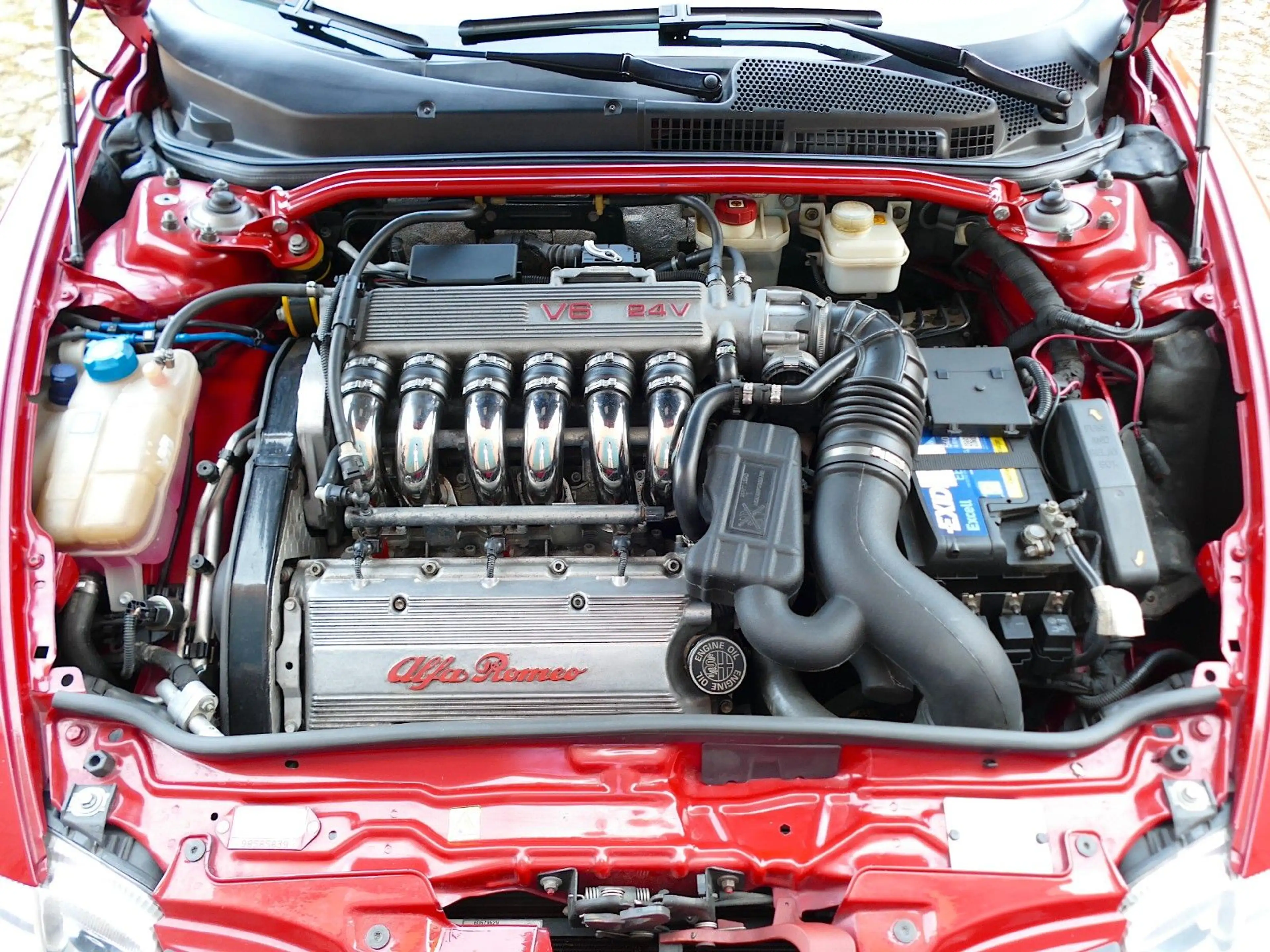 Alfa Romeo GT 3.2 V6 24V Distinctive — photo 14