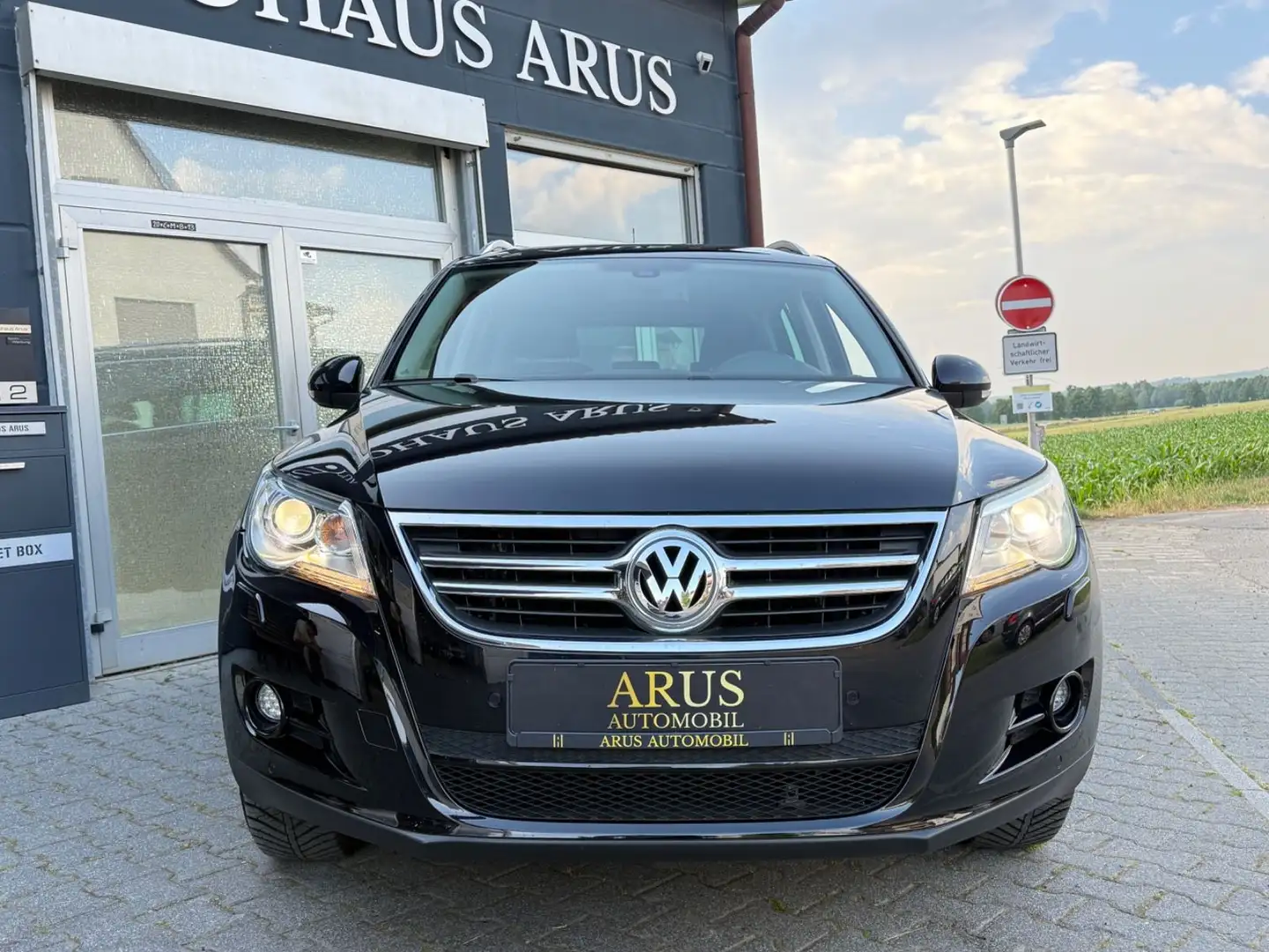 Volkswagen Tiguan 1.4 TSI Sport & Style/ AHK/ 1 Hand/ PDC / Nero - 2