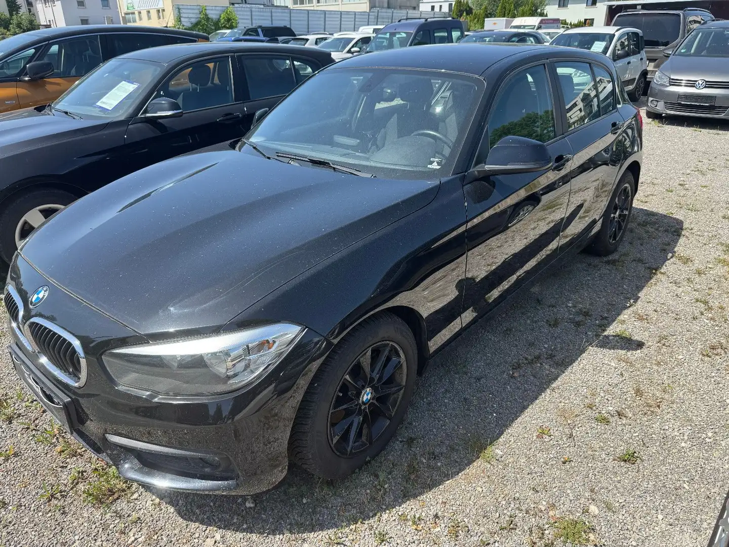 BMW 118 Baureihe 1 Lim.5-trg. 118 i Advantage AUTOM. Schwarz - 2