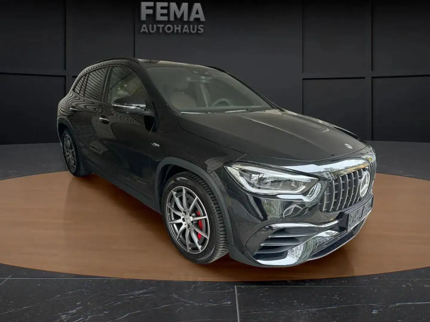 Mercedes-Benz GLA 45 AMG AMG GLA 45 S 4Matic+ AMG Speedshift DCT 8G Schwarz - 1