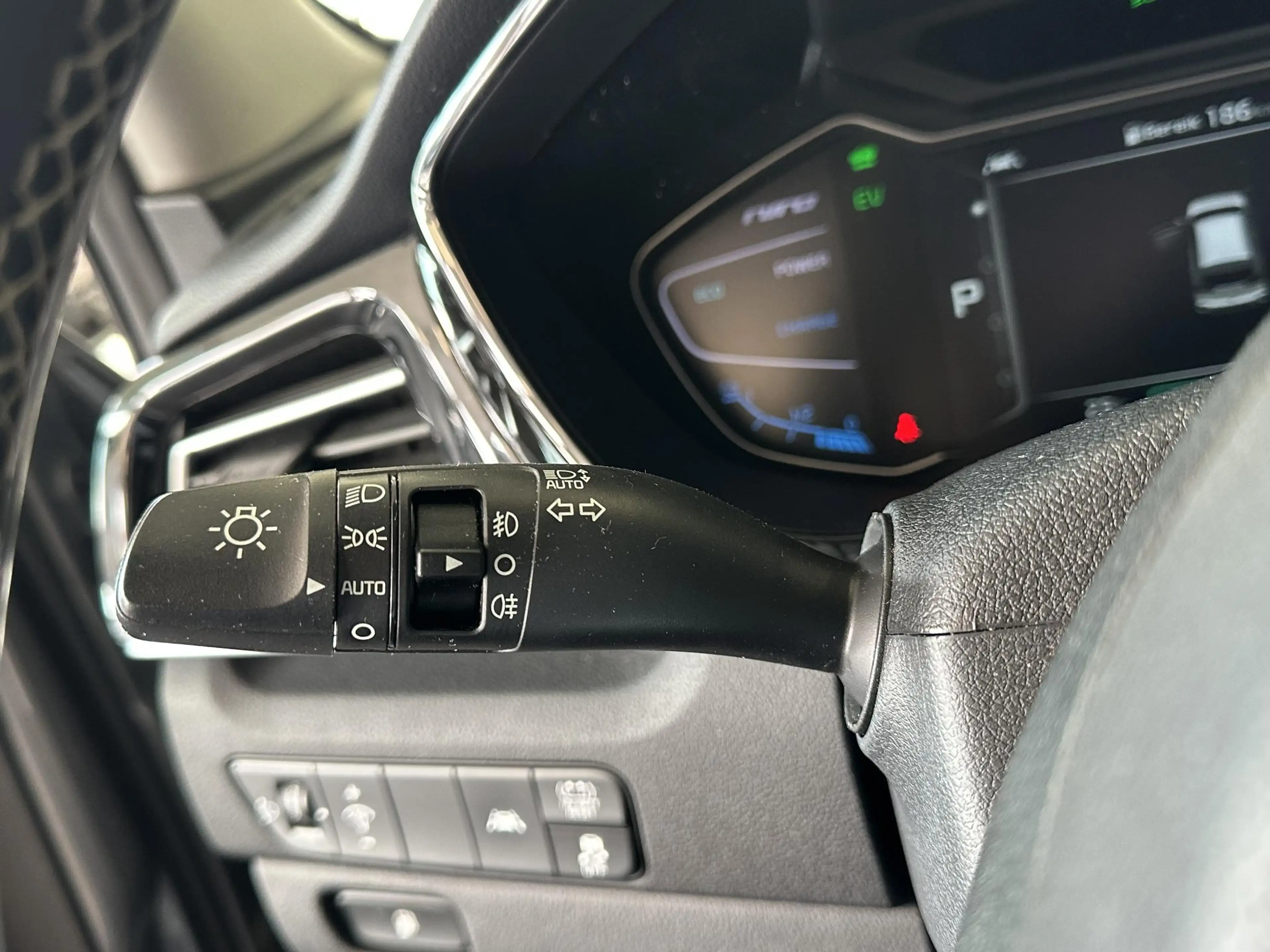 Kia Niro 1.6 GDi Hybrid DynamicLine — photo 4