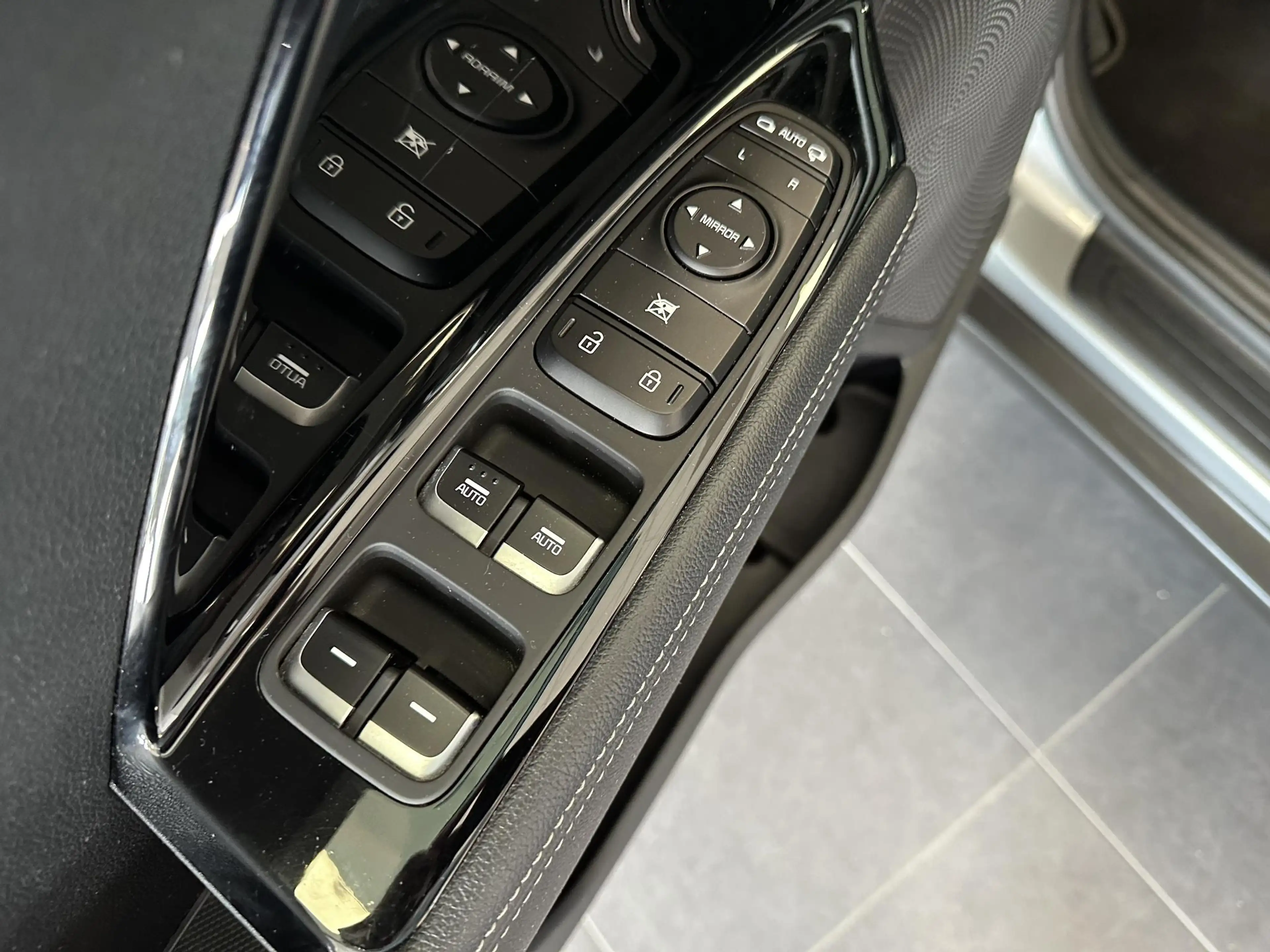 Kia Niro 1.6 GDi Hybrid DynamicLine — photo 3