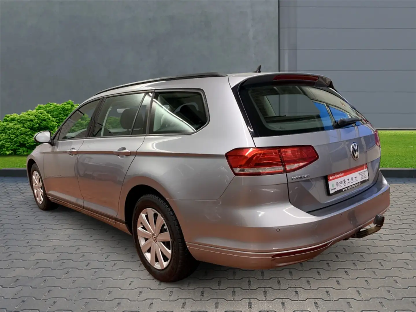 Volkswagen Passat Variant Trendline  2.0 TDI+Navi+Klimaautomatik Stříbrná - 2