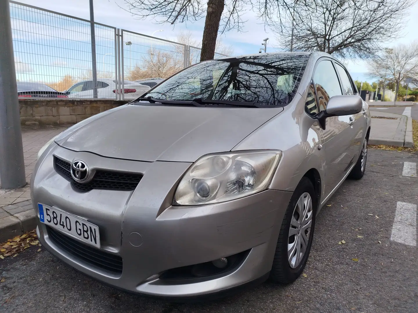 Toyota Auris Auris 1.4D-4D Luna Plus Luna Plus Plateado - 1