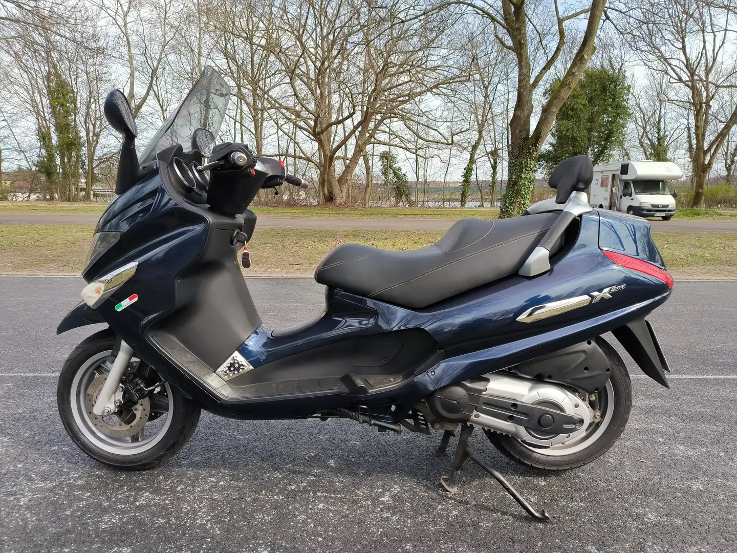 Piaggio XEvo 400 Azul - 1