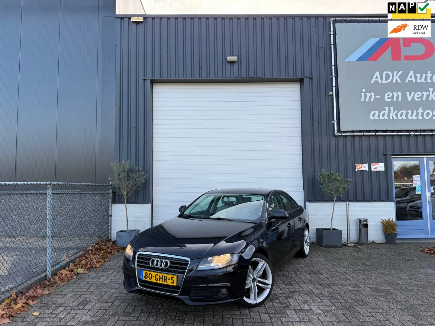 Audi A4 Limousine 1.8 TFSI Pro Line Business LEDER/18'/TRE Zwart - 1