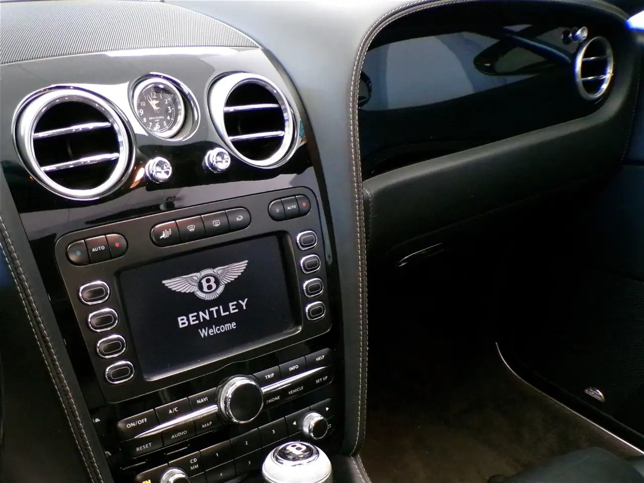 Bentley Continental GT снимка Bentley Continental GT