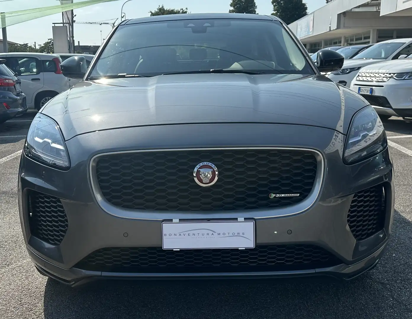 Jaguar E-Pace 2.0d i4 R-Dynamic S awd 180cv auto Grigio - 2