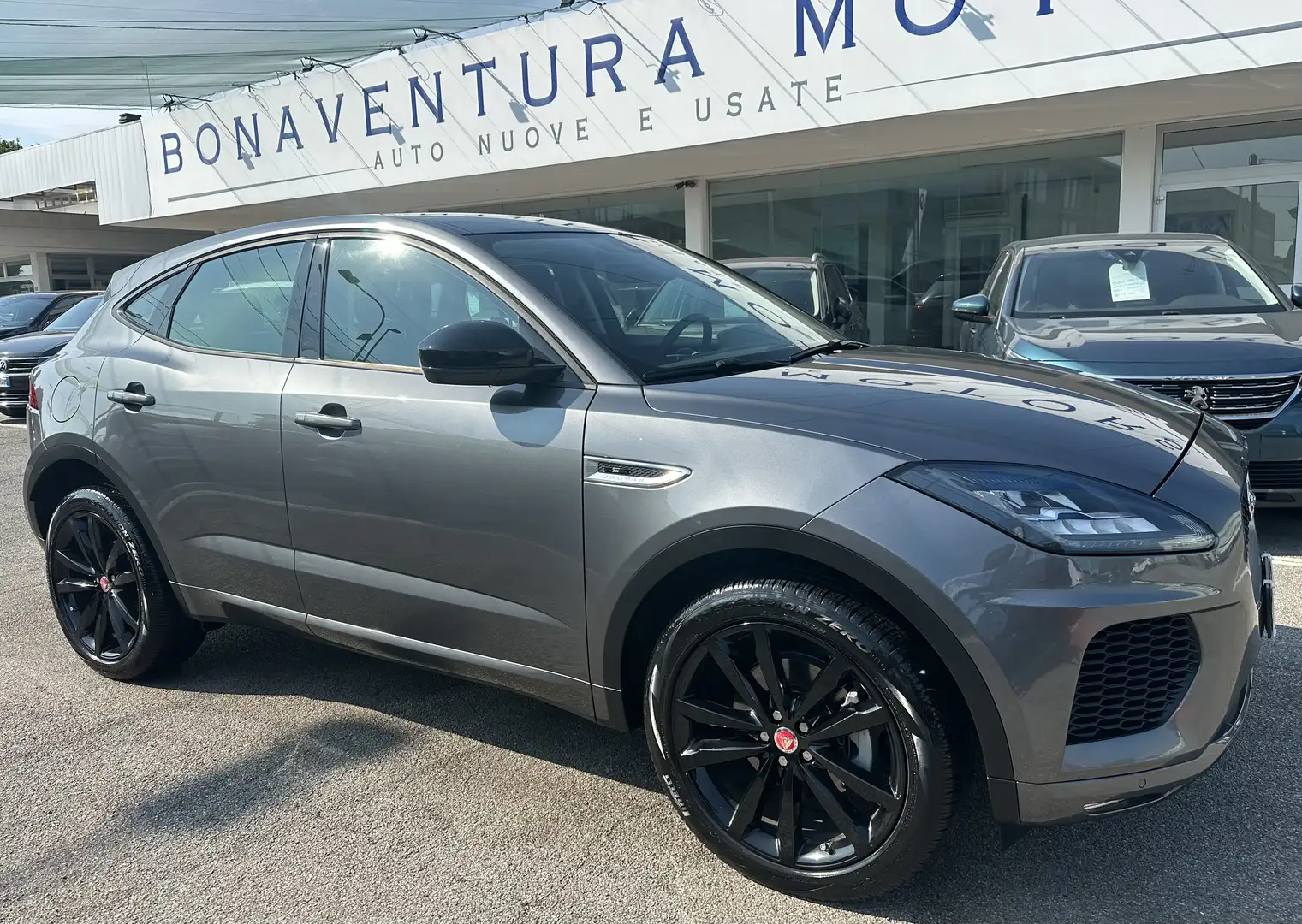 Jaguar E-Pace 2.0d i4 R-Dynamic S awd 180cv auto Grigio - 1