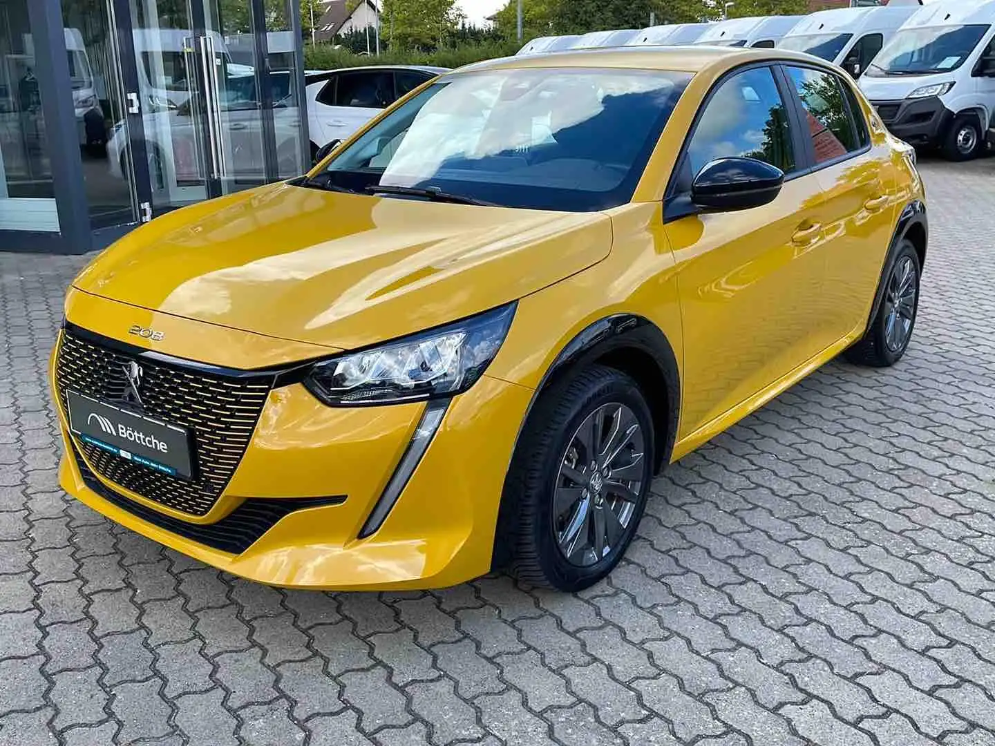 Peugeot 208 e- Active Pack Gelb - 2
