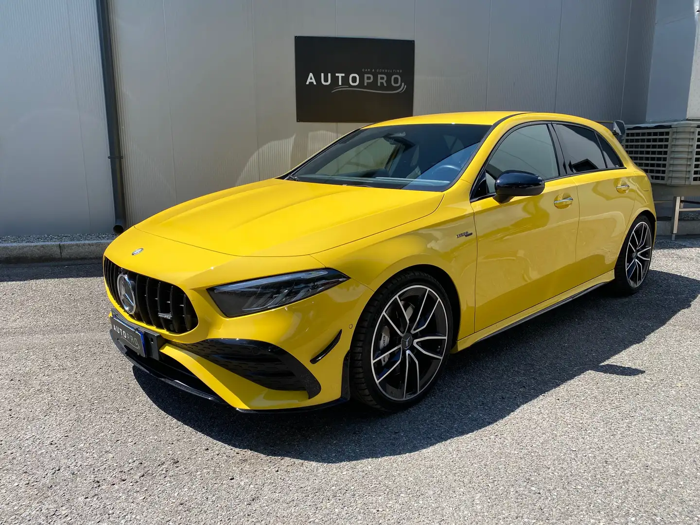Mercedes-Benz A 35 AMG A AMG 35 Line Advanced Plus 4matic auto Jaune - 1