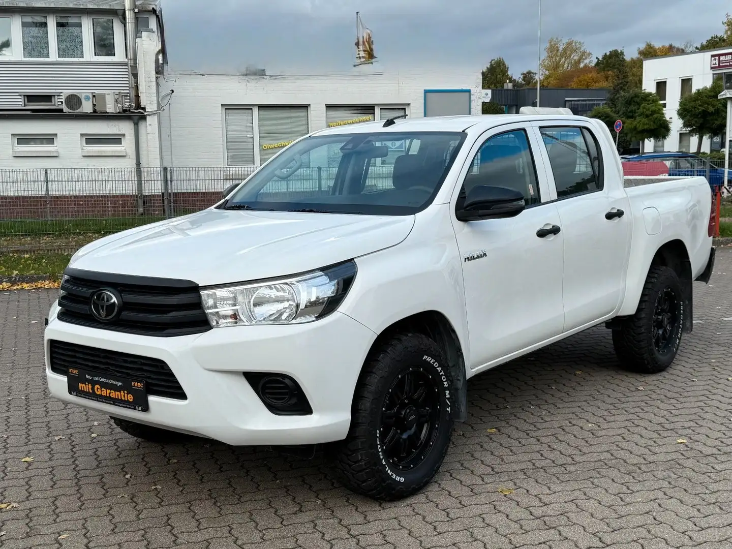 Toyota Hilux 2,4 Double Cab Comfort 4x4 *GARANTIE* AHK Weiß - 1