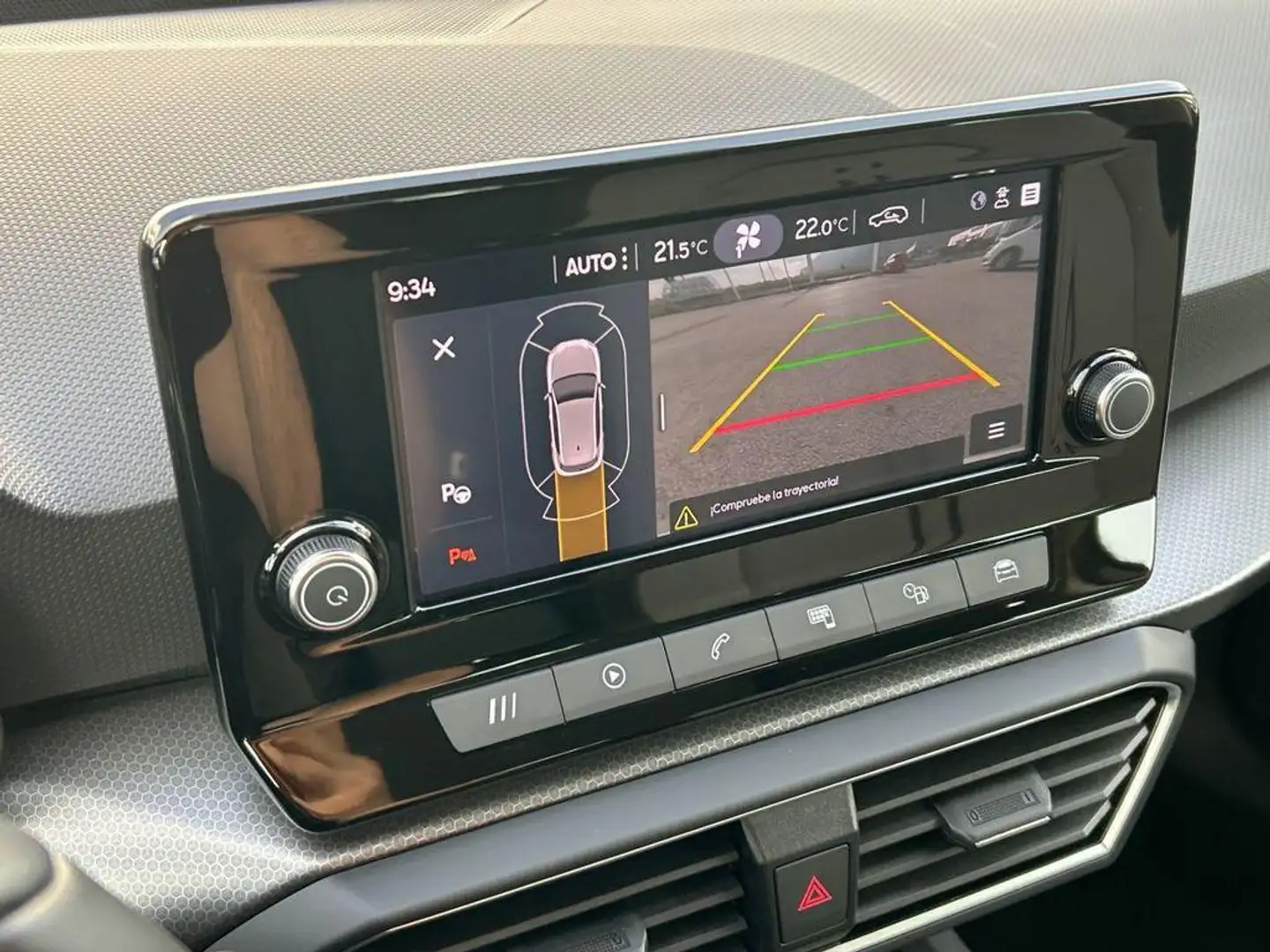 SEAT Leon 1.5 eTSI DSG-7 S&S Style Special Edition 150 Argent - 2