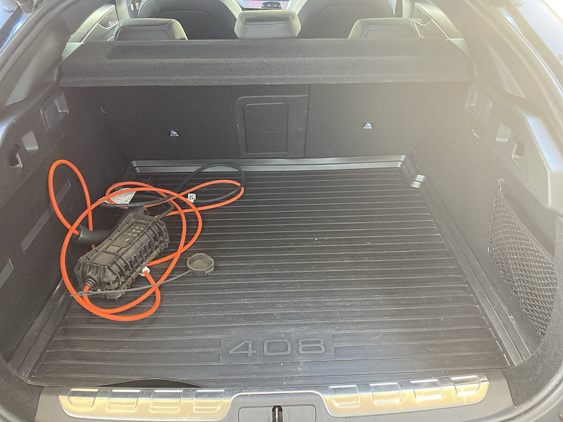 Peugeot 408 PHEV 225 e-EAT8 GT — photo 12