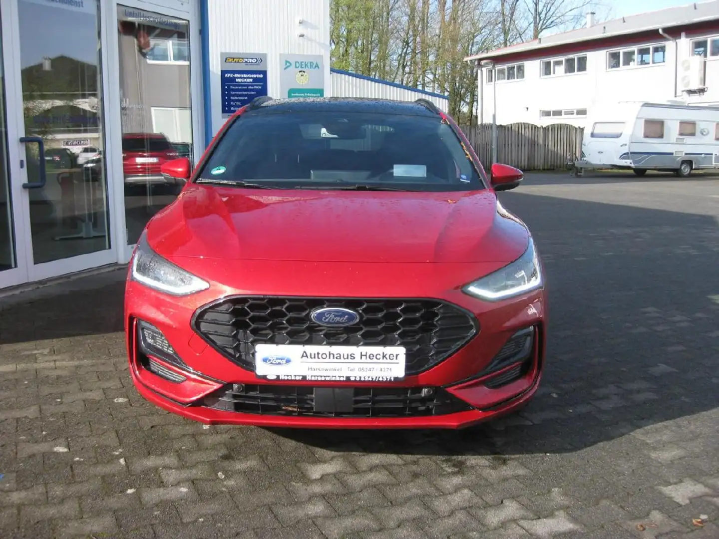 Ford Focus ST-Line X, Automatik, Panoramadach Rot - 2