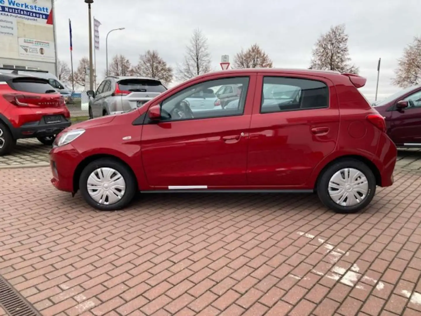 Mitsubishi Space Star Select 1.2 MIVEC 5-Gang Rojo - 2