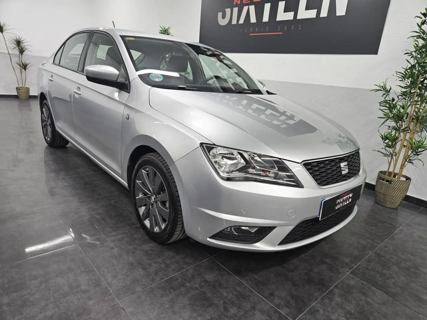 SEAT Toledo 1.2 TSI S&S Reference 105 Gris - 2