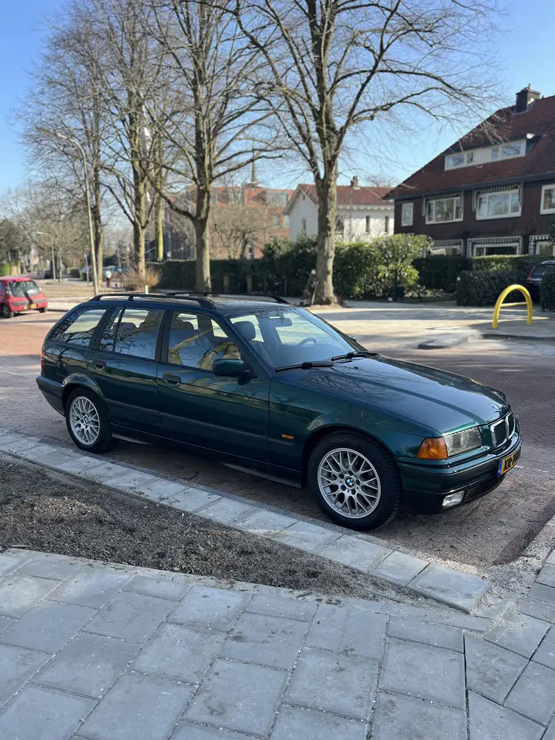 BMW 320 320i touring - 1