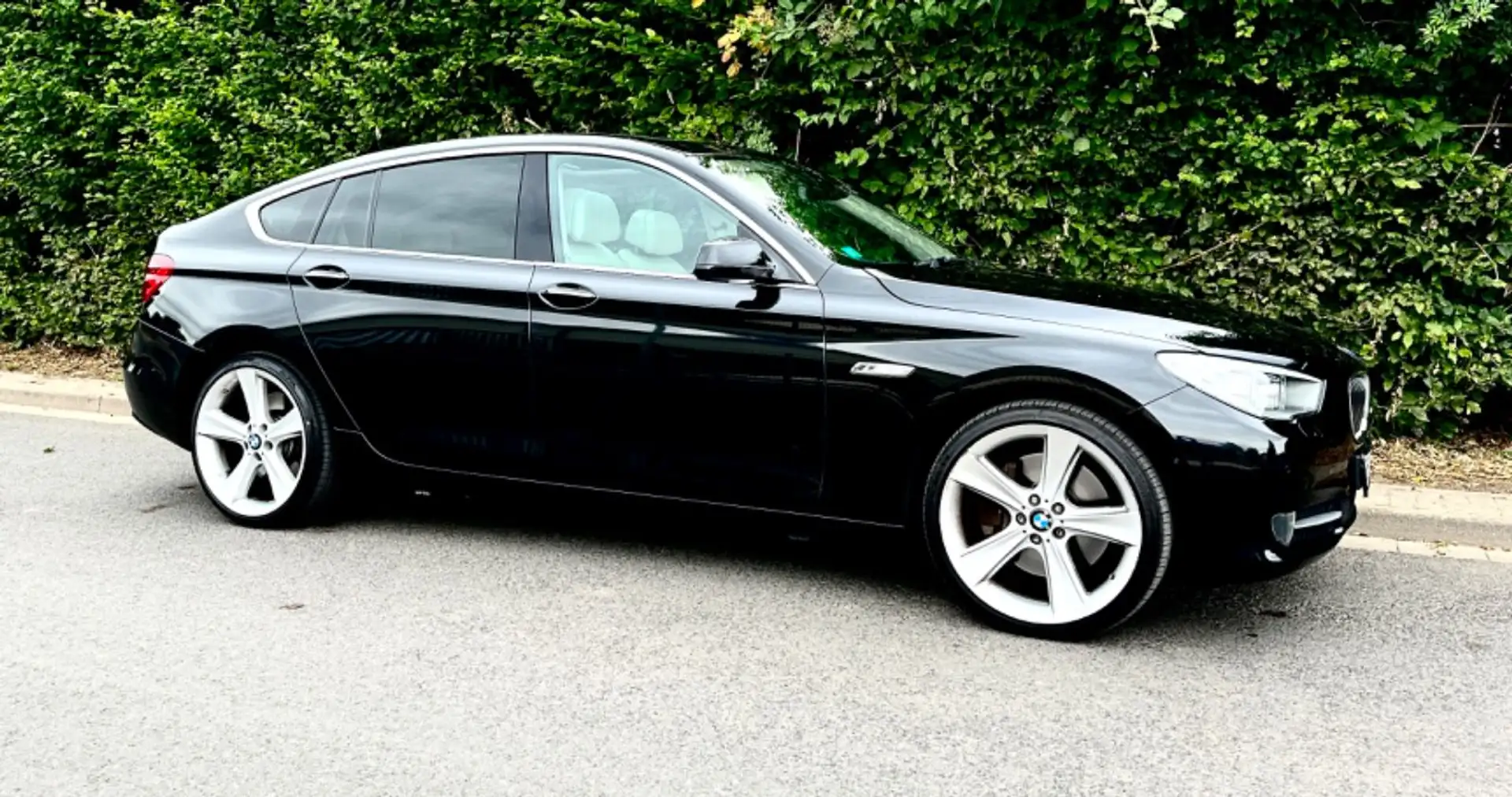 BMW 550 Zwart - 1