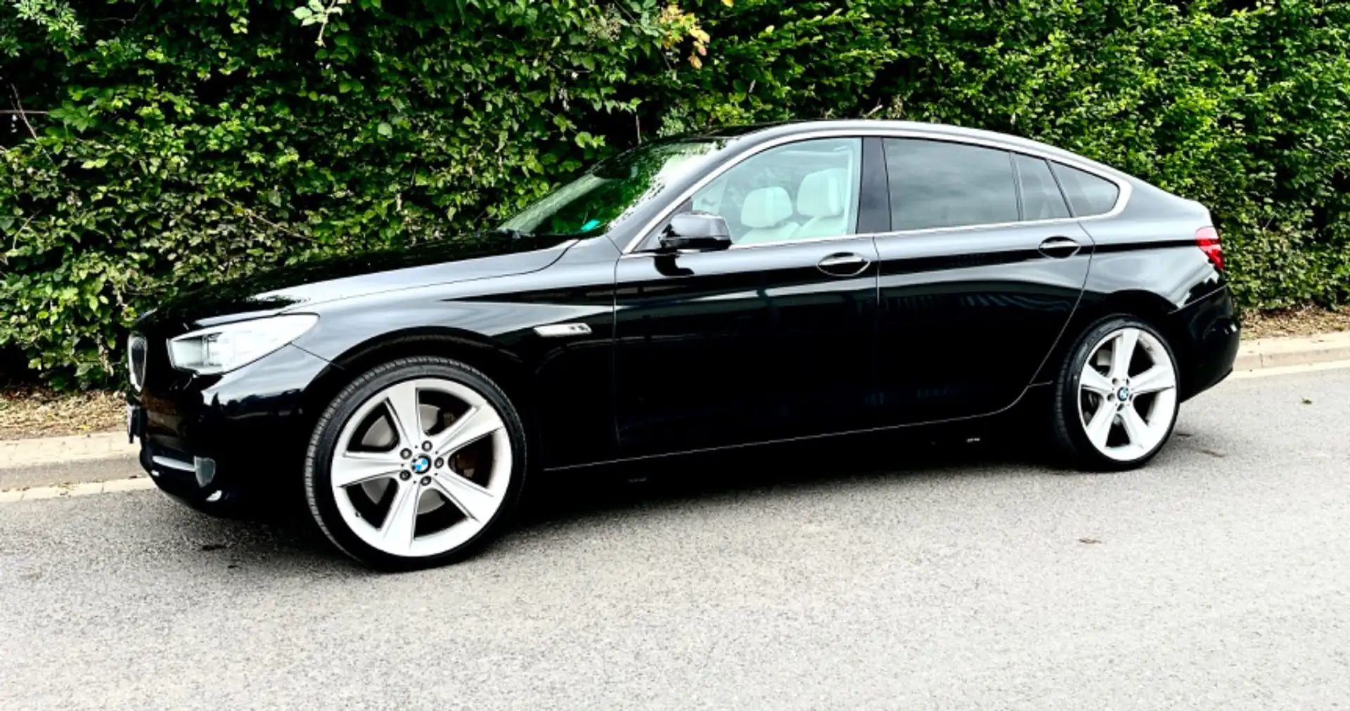 BMW 550 Zwart - 2