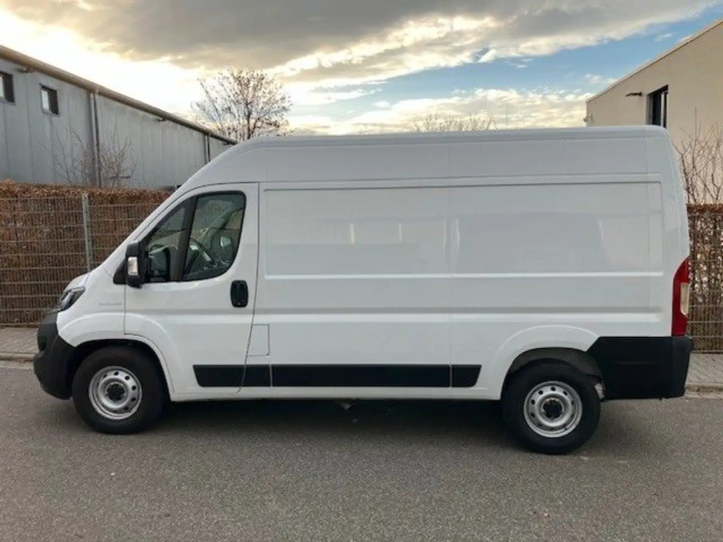 Fiat Ducato Kasten 2.3 Multijet Automatik L2H2 Weiß - 1