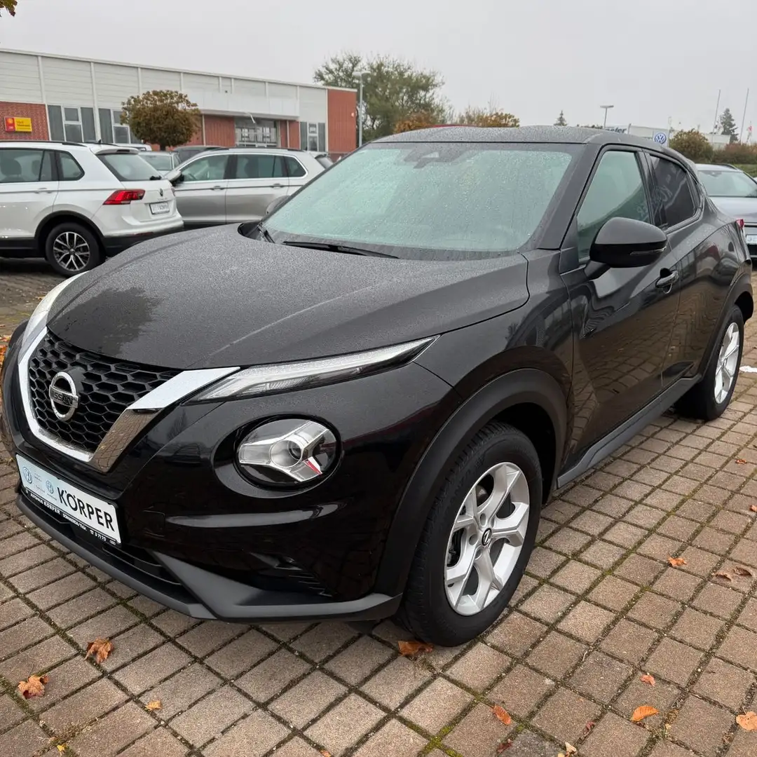 Nissan Juke N-Connecta 1.0 Benzin Schwarz - 1