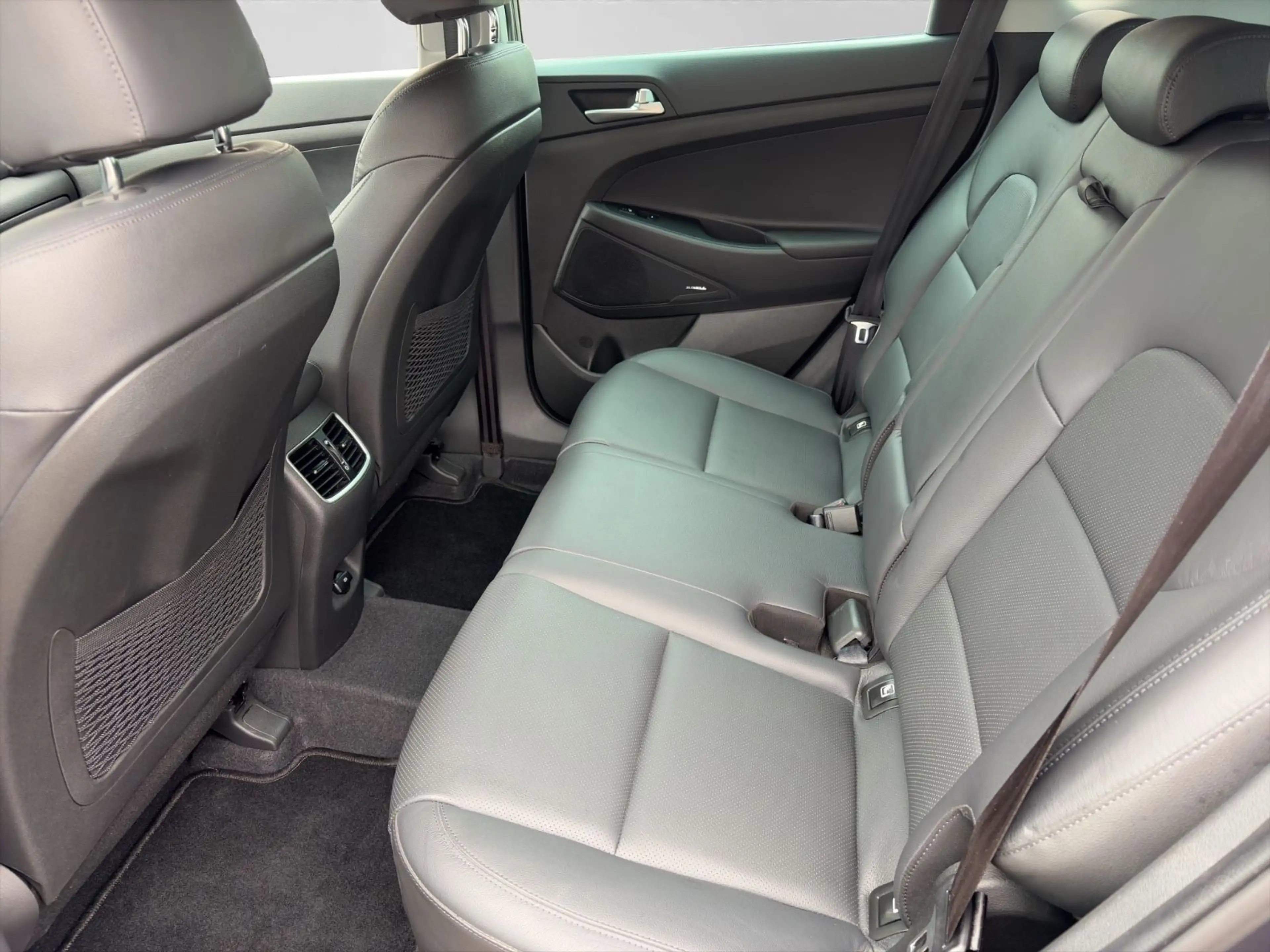 Hyundai TUCSON Premium 2WD 360°K LED NAVI KRELL SOUND — photo 13