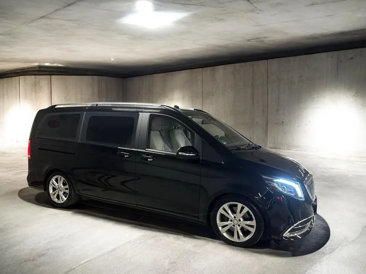Mercedes-Benz V 220