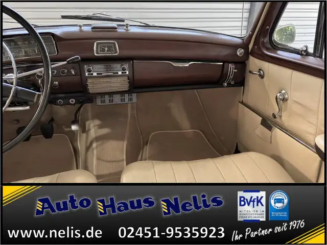 Mercedes-Benz 220 view 13