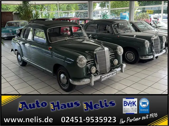 Mercedes-Benz 220 view 5