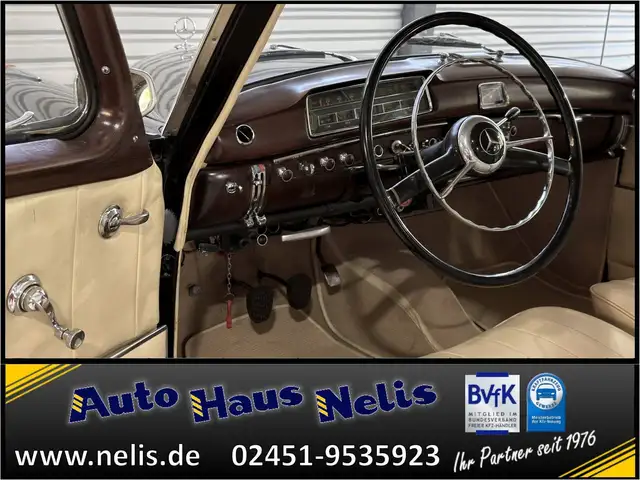 Mercedes-Benz 220 view 9