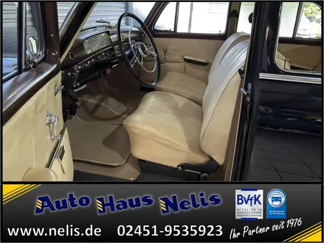 Mercedes-Benz 220 view 8