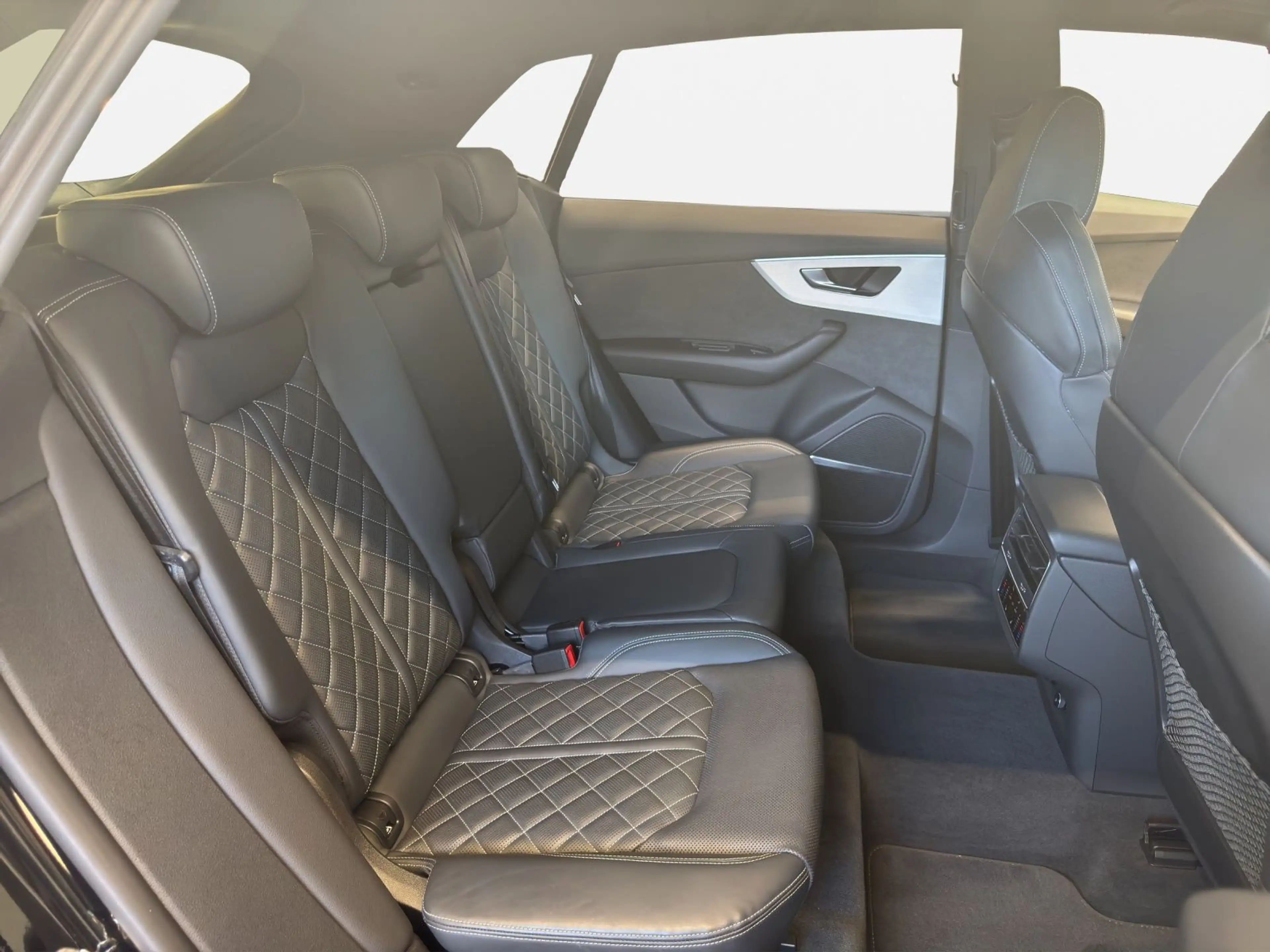 Audi SQ8 TFSI *MATRIX*PANO*AHK*HEADUP*NACHT*STANDHZG* — photo 15