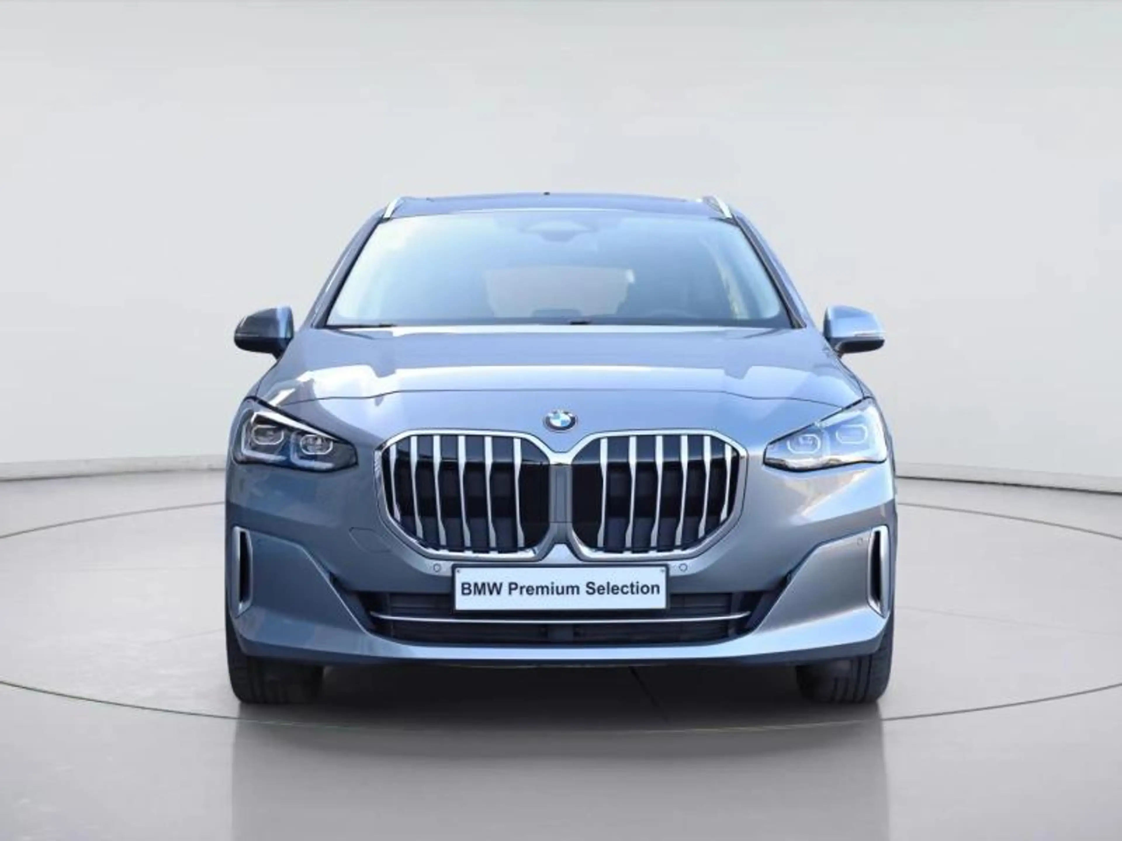 BMW 216 i Active Tourer Luxury Line — photo 2