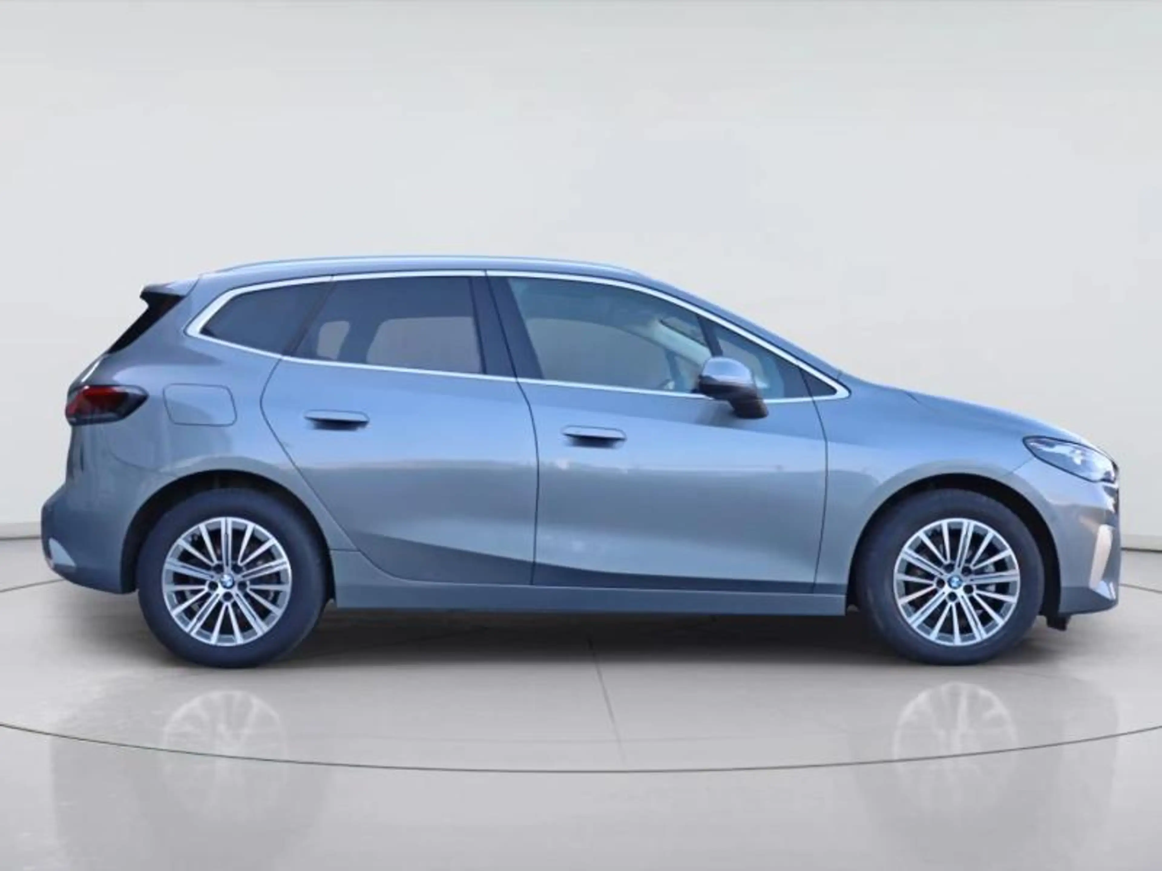 BMW 216 i Active Tourer Luxury Line — photo 3