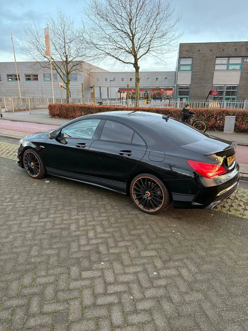 Mercedes-Benz CLA 45 AMG Mercedes Benz CLA 45 AMG Černá - 2
