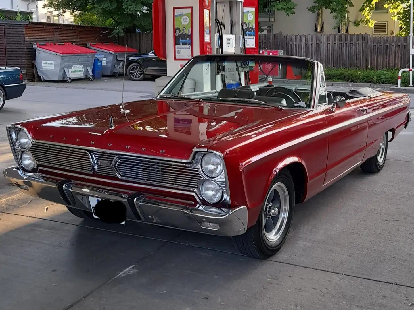 Plymouth Fury Convertible Rouge - 1