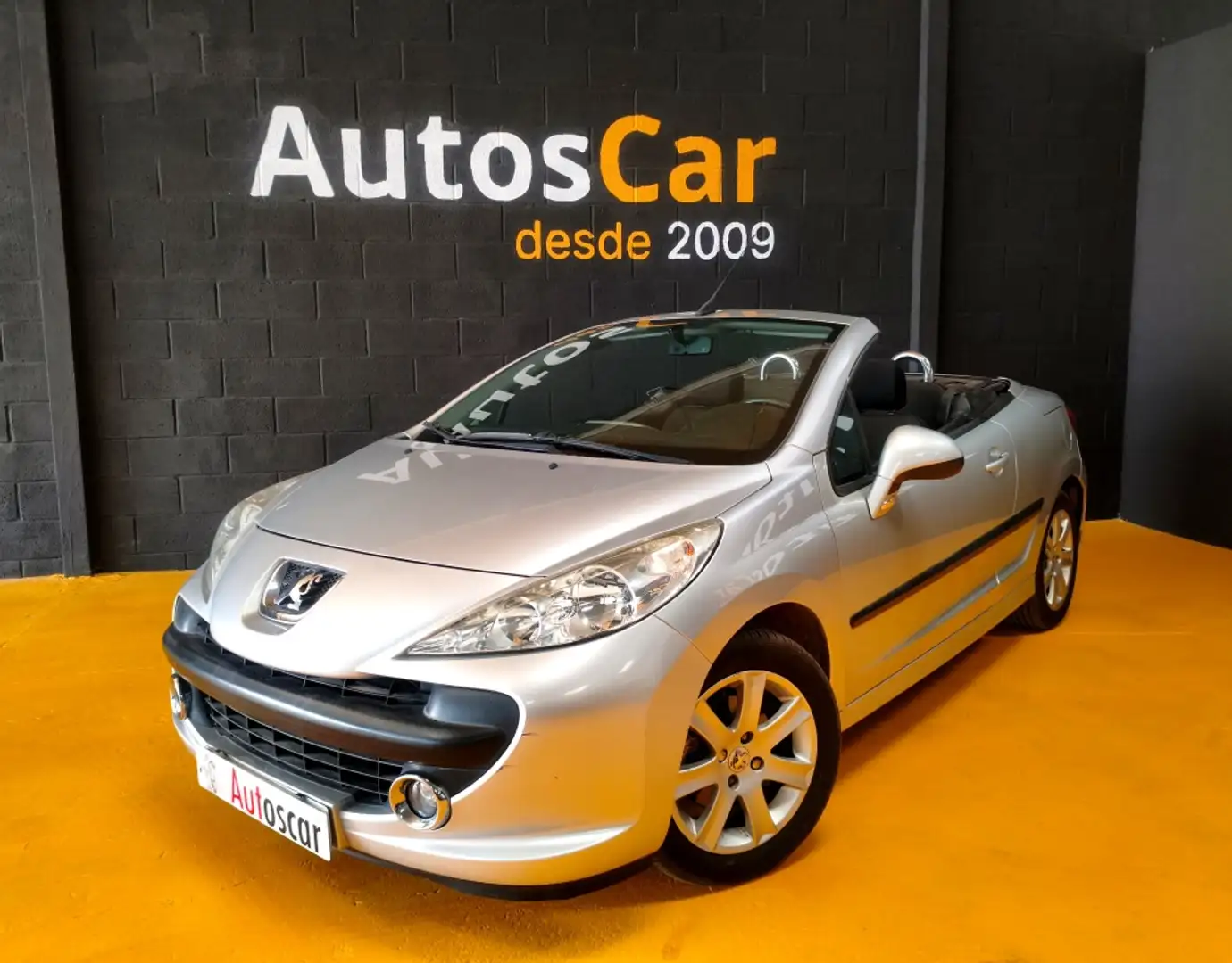 Peugeot 207 CC 1.6 VTi Grau - 1