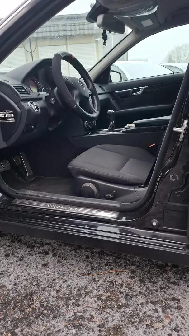 Mercedes-Benz C 220 CDI DPF BlueEFFICIENCY Elegance Schwarz - 2