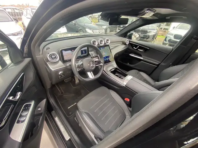 Mercedes-Benz 220 view 10