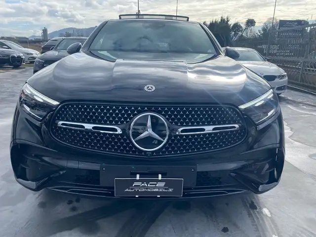 Mercedes-Benz 220 view 6