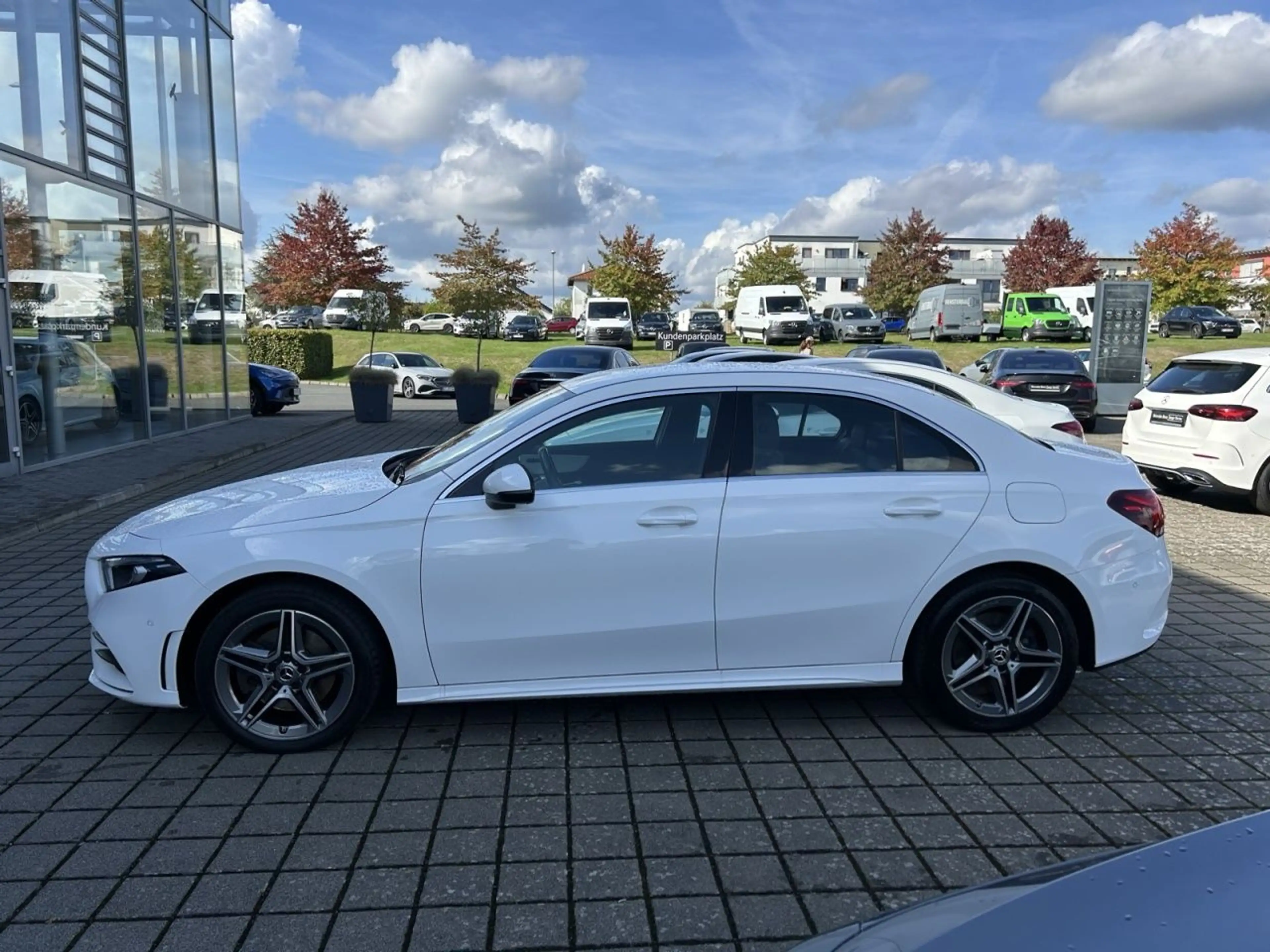 Mercedes-Benz A 250 e Limousine AMG+AMBIENTE+KAM+LED+NAVI+WIDE — photo 9