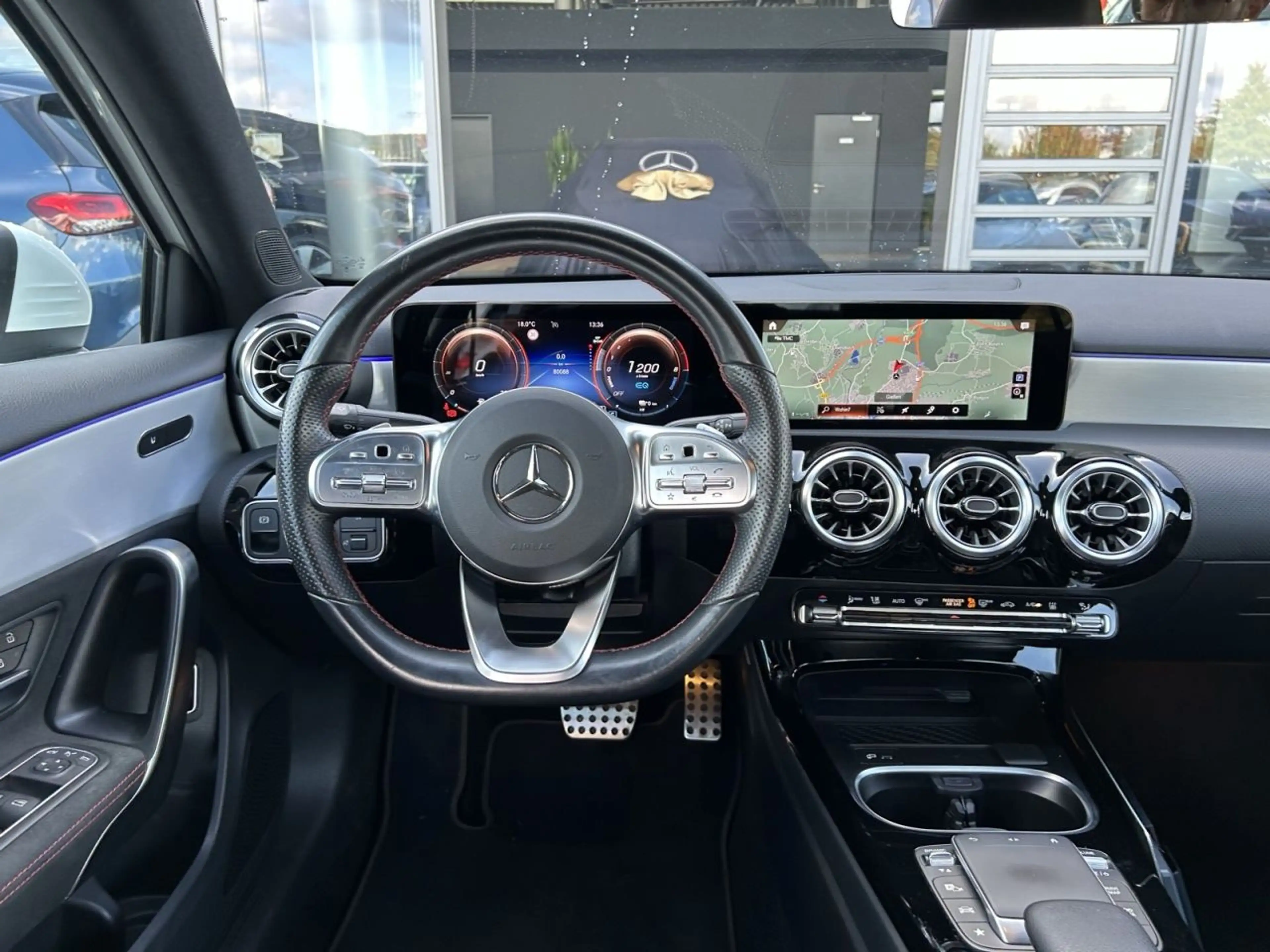 Mercedes-Benz A 250 e Limousine AMG+AMBIENTE+KAM+LED+NAVI+WIDE — photo 15