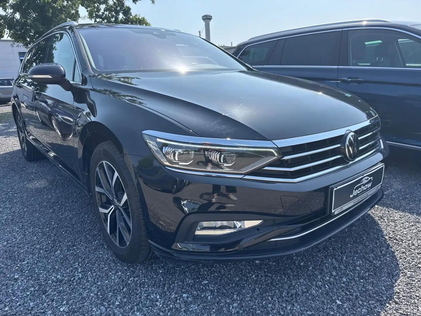 Volkswagen Passat Variant 2.0 TDI Business IQ Drive Matrix Led Schwarz - 2